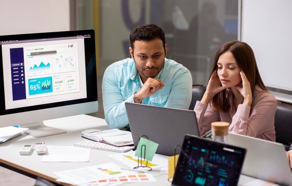 Freelance and More digital team in Saudi Arabia working together